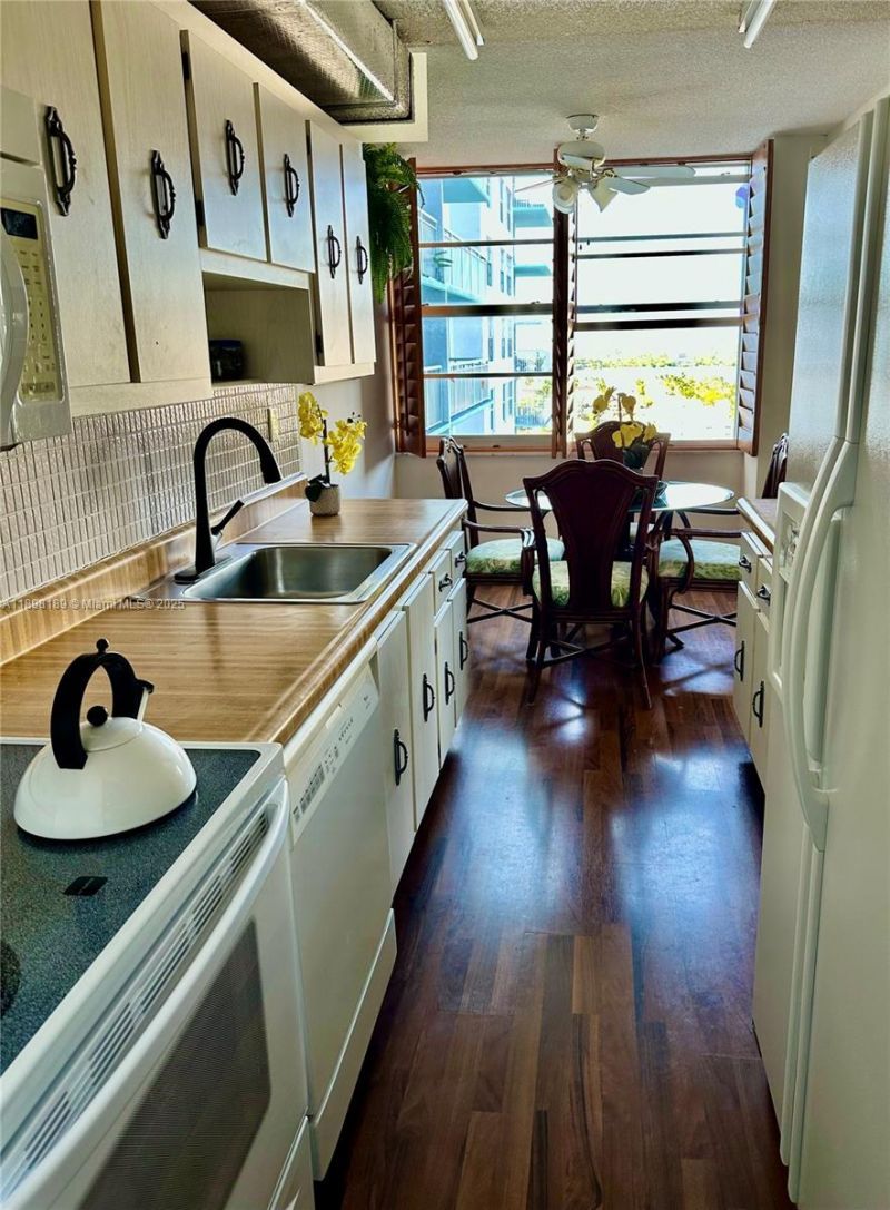 301 174th St, Unit 2020, Sunny Isles Beach, FL 33160 Photo