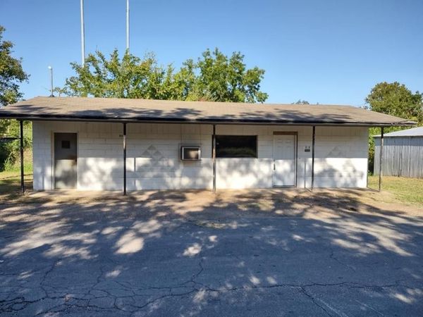 503 N Main Street , West, TX 76691