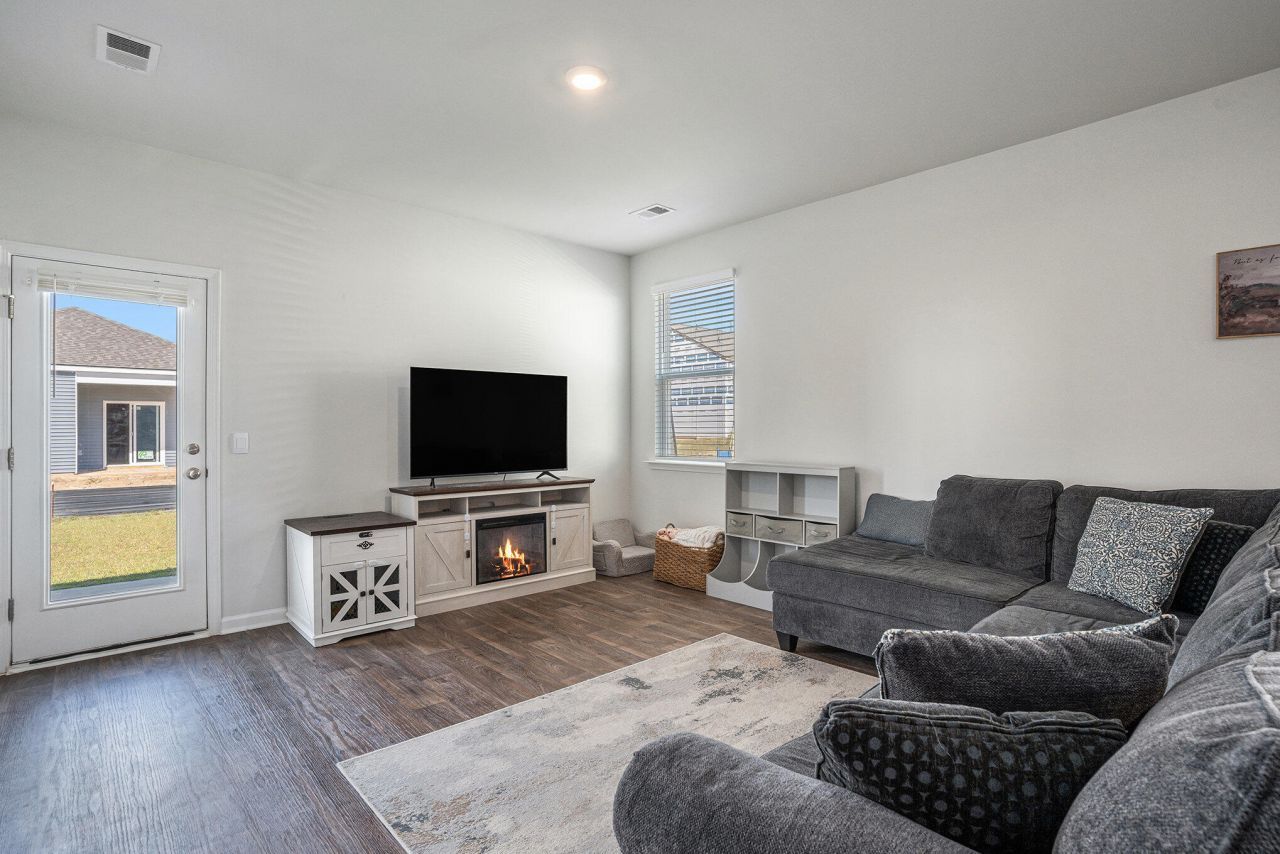 120 Hillsford Lane Photo 7