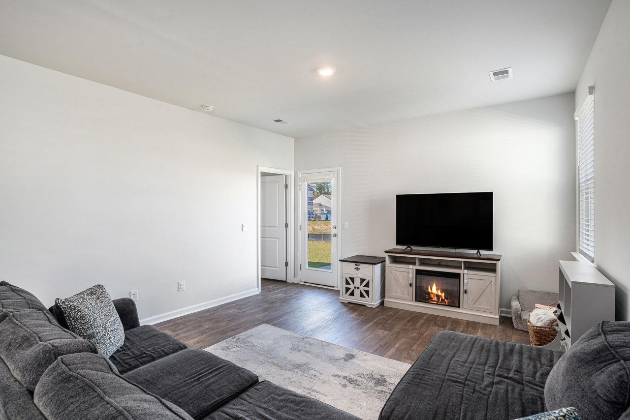 120 Hillsford Lane Photo 8