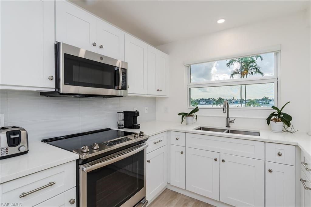 3450 Gulf Shore Blvd N, Unit 210, Naples, FL 34103 Photo