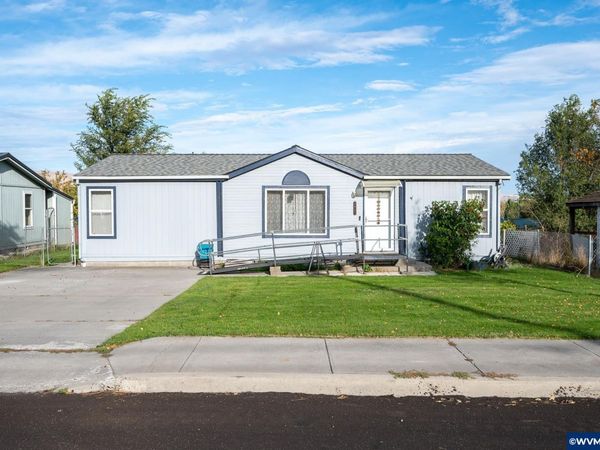 2957 W 10th St, The Dalles, OR 97058