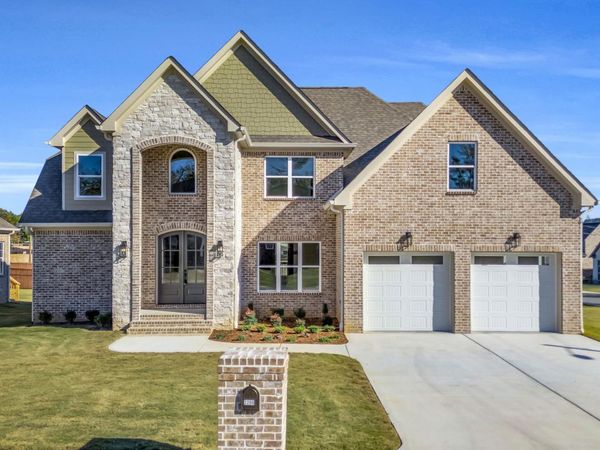 2206 Peterson Drive, Chattanooga, TN 37421