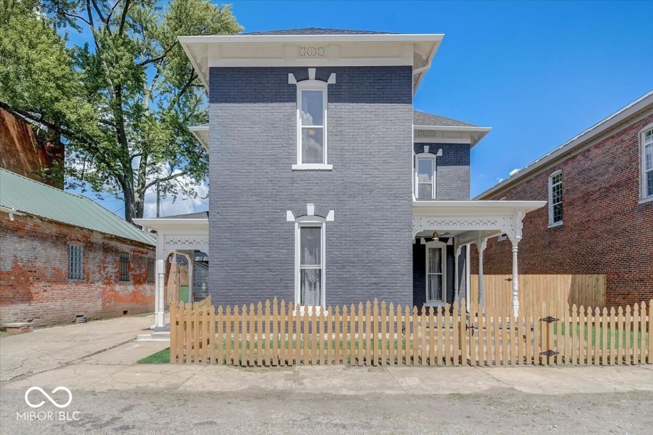 106 W Washington Street, Fairland, IN 46126 Main Photo