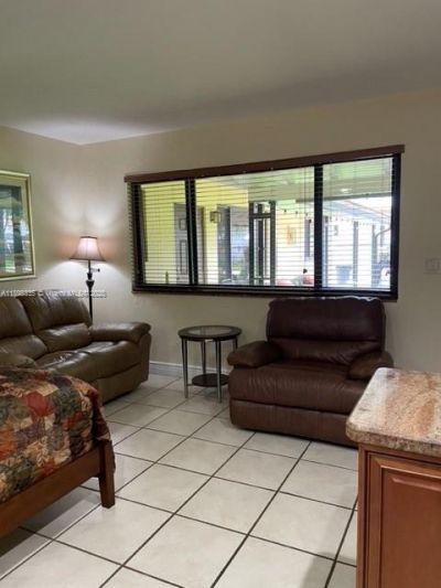 811 NE 10th St, Unit 1-5, Hallandale Beach, FL 33009 Photo