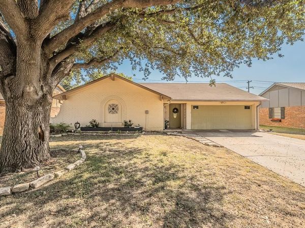 4108 Longleaf Lane, Fort Worth, TX 76137