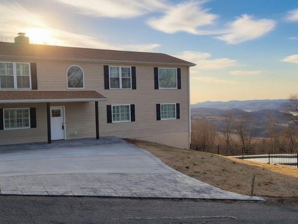 2241 Le Conte St, Morristown, TN 37814