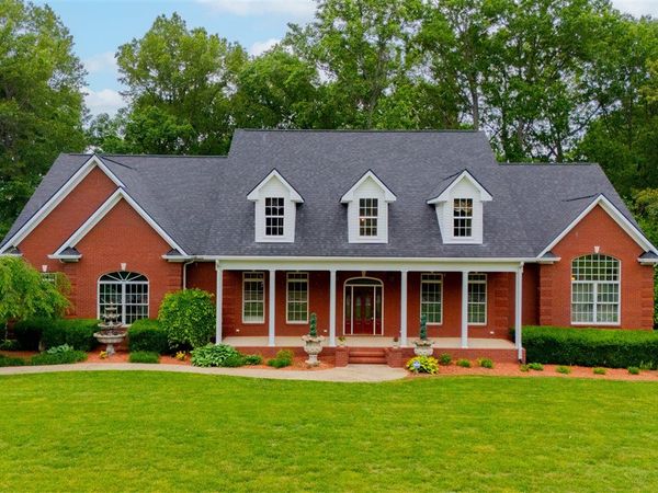 8020 Cemetery Road, Bowling Green, KY 42103