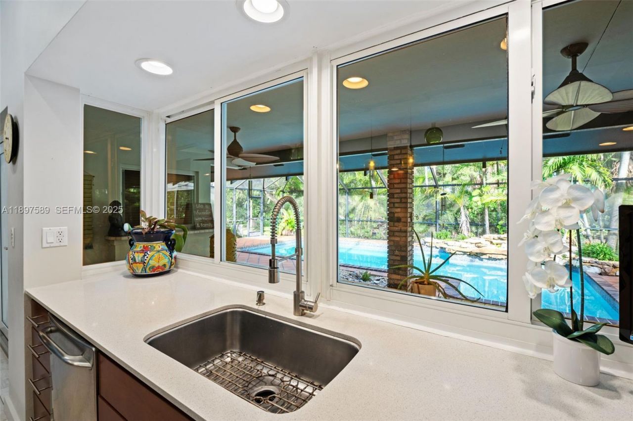 15625 SW 73rd Ct, Palmetto Bay, FL 33157 Photo