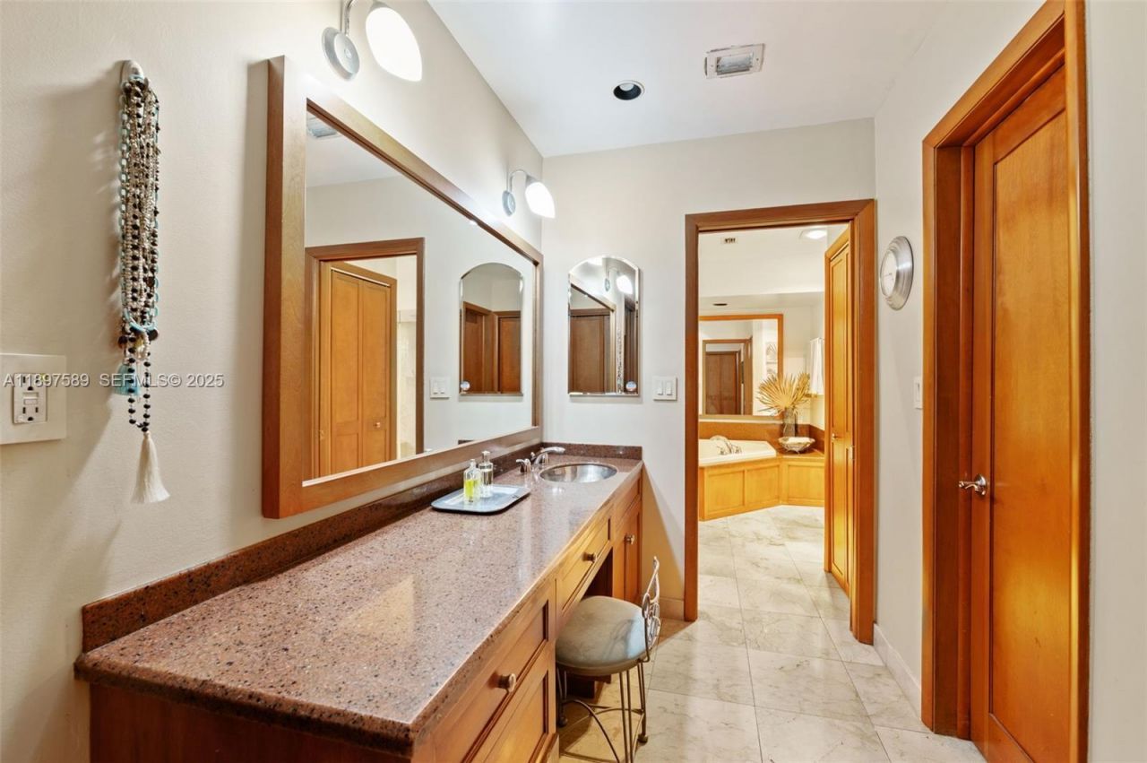 15625 SW 73rd Ct, Palmetto Bay, FL 33157 Photo