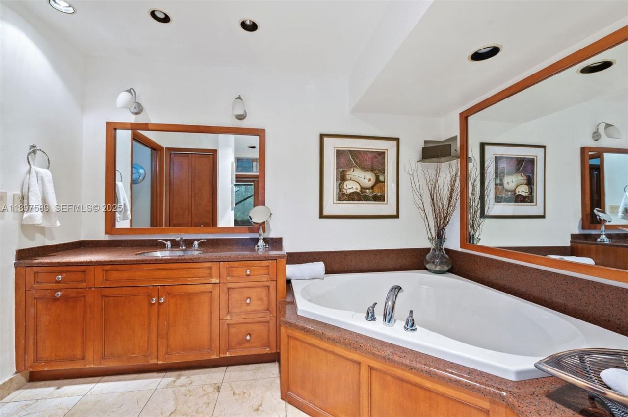 15625 SW 73rd Ct, Palmetto Bay, FL 33157 Photo