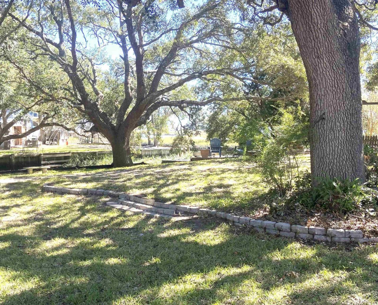 359 Lagoon Circle Photo 12