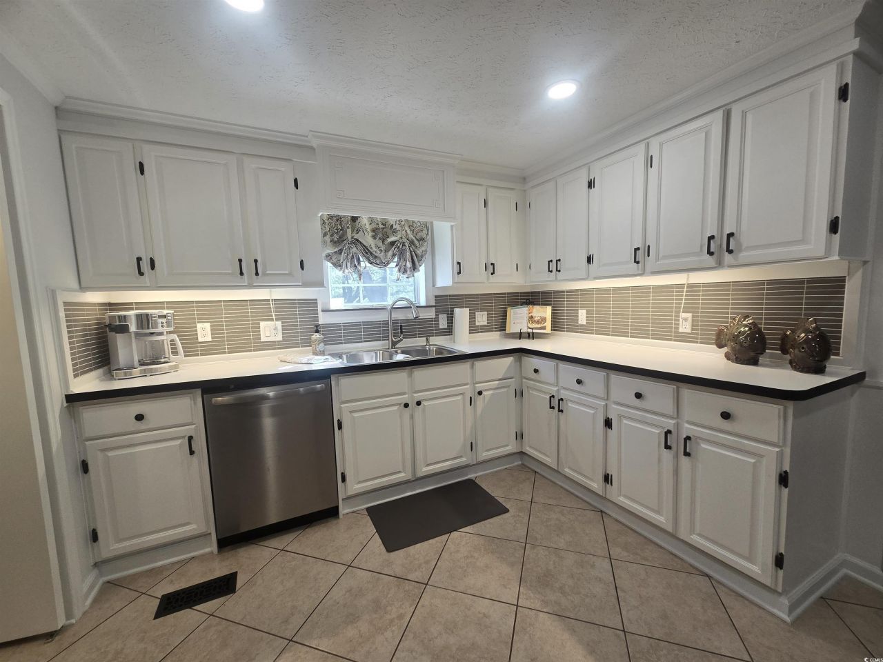 359 Lagoon Circle Photo 20