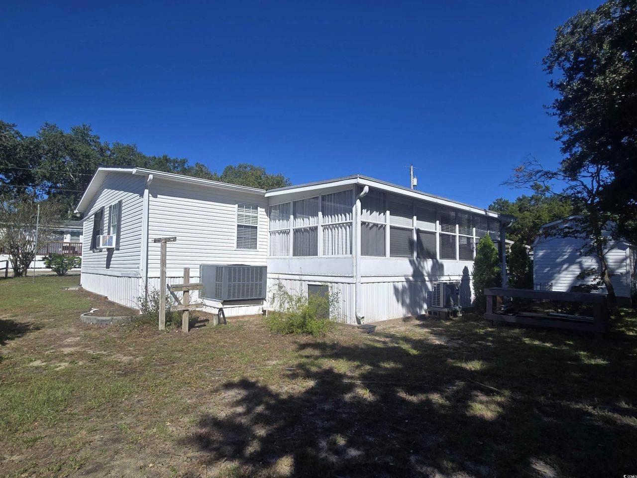 359 Lagoon Circle Photo 6