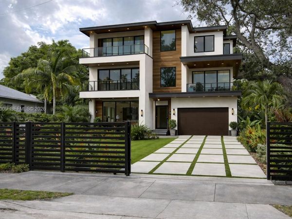 150 NW 44th St, Miami, FL 33127