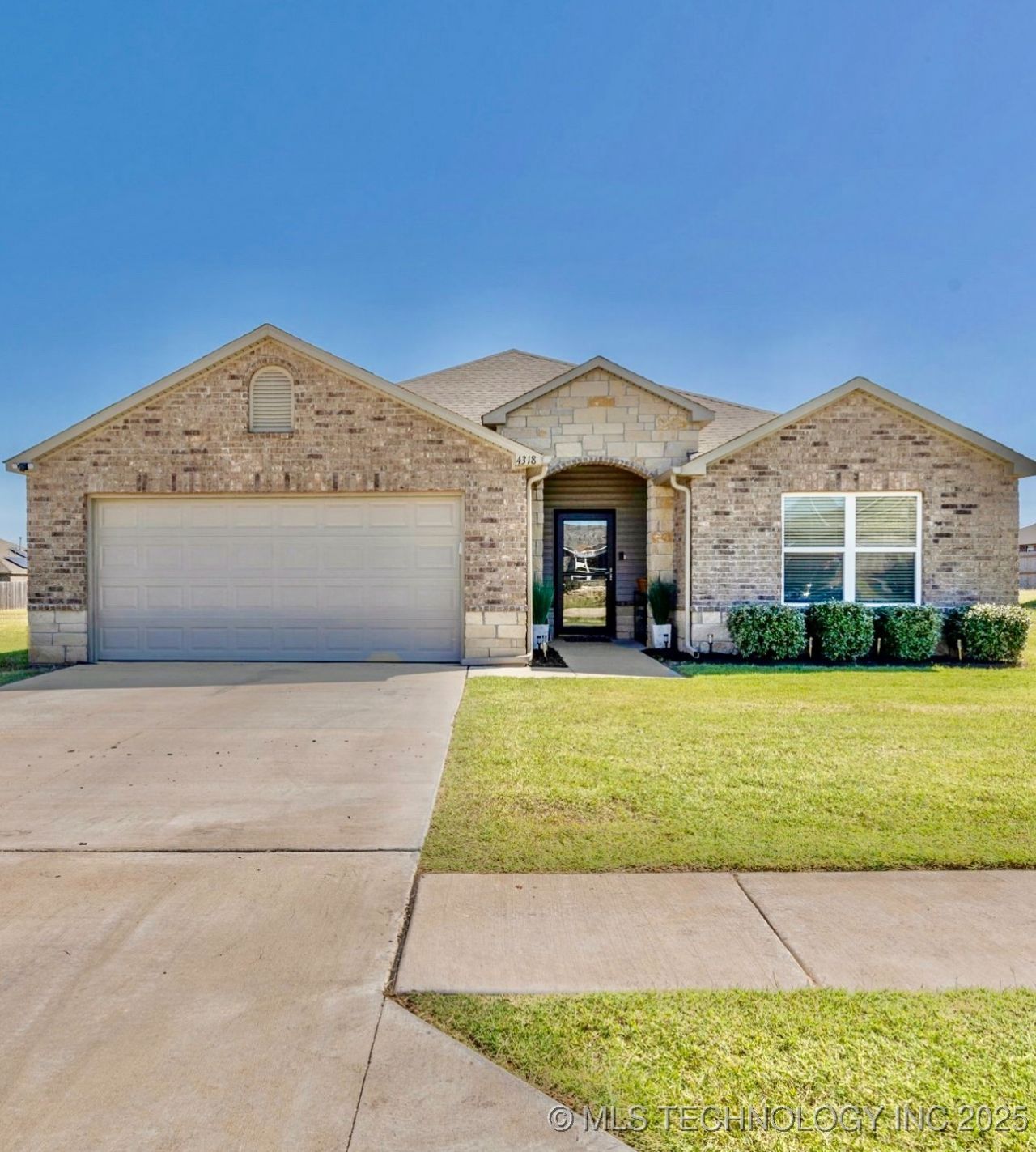 4318 Driftwood, Harrah, OK 73045 Main Photo