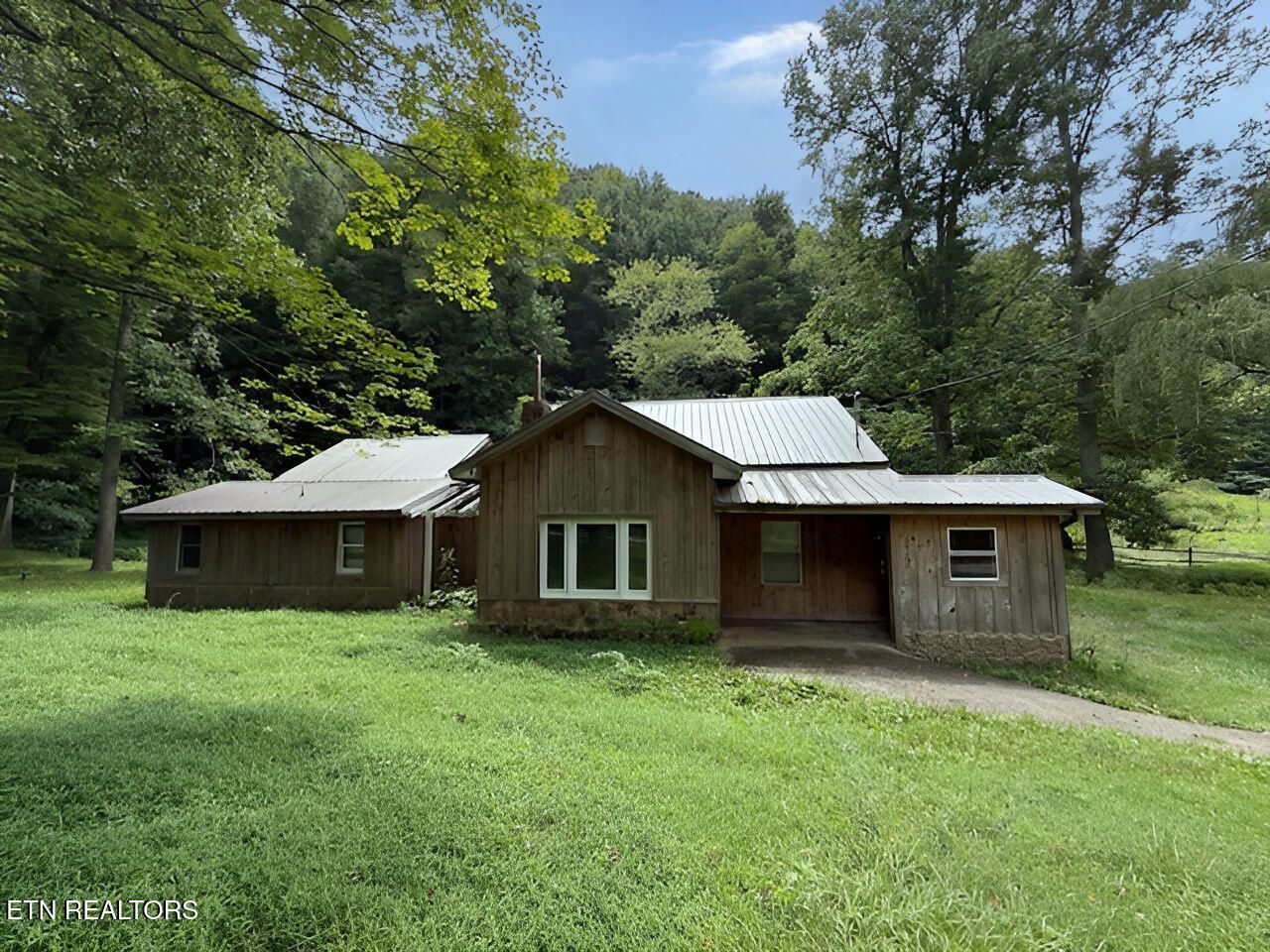 2750 Happy Hollow Rd, Sevierville, TN 37862 Main Photo