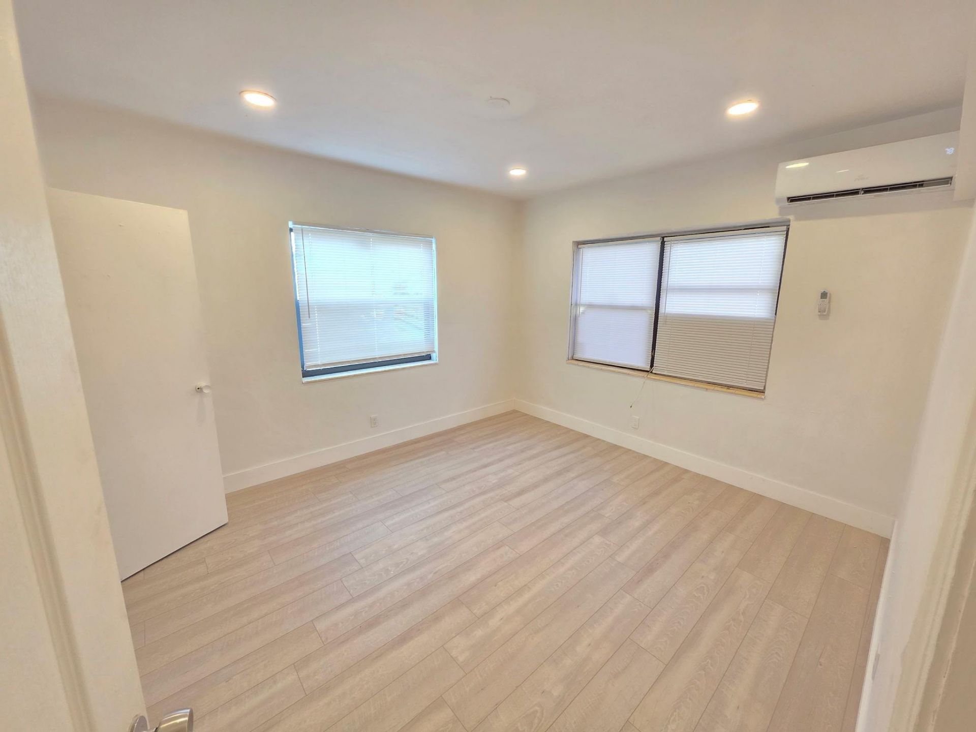 560 NE 15th Avenue, Fort Lauderdale, FL 33301 Photo