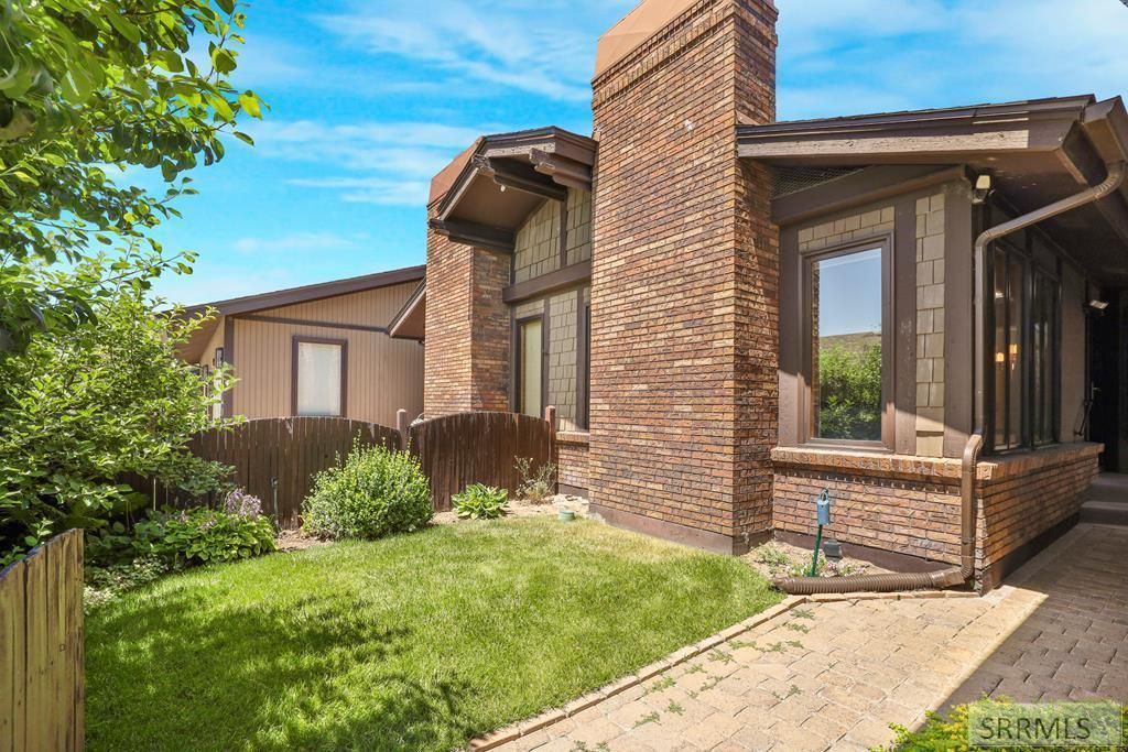 1307 Laurel Drive, Idaho Falls, ID 83404 Main Photo