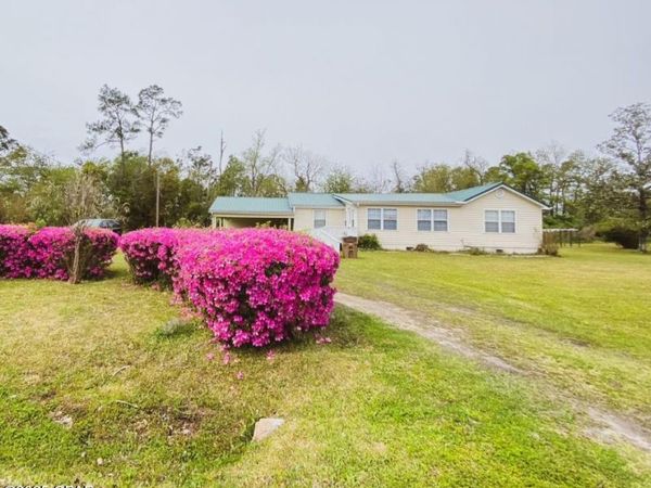 6641 Cedar Street, Wewahitchka, FL 32465