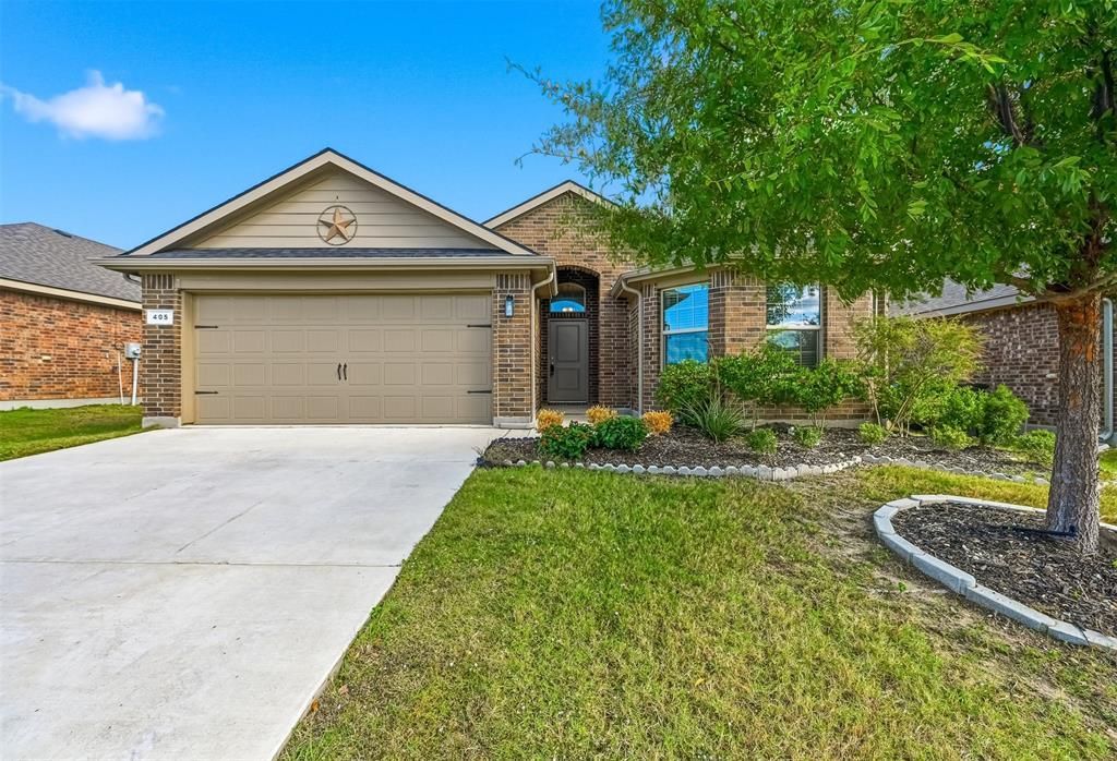 405 Houndstooth Drive, Fort Worth, TX 76131 Main Photo