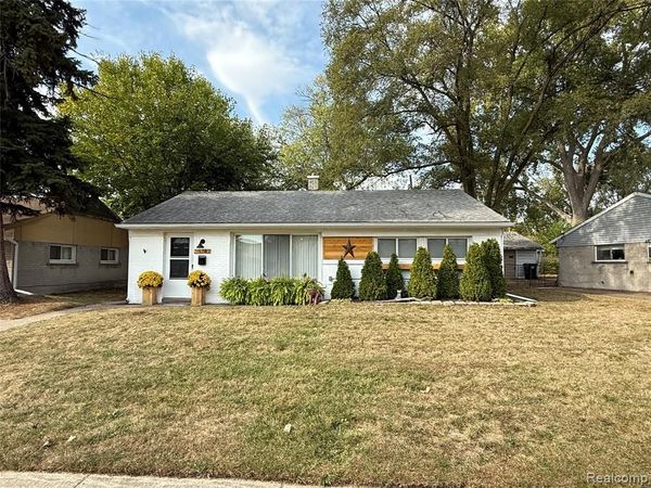 25747 Miracle Drive, Madison Heights, MI 48071