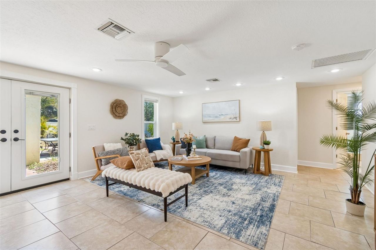 5701 Commonwealth Avenue N, Saint Petersburg, FL 33703 Photo