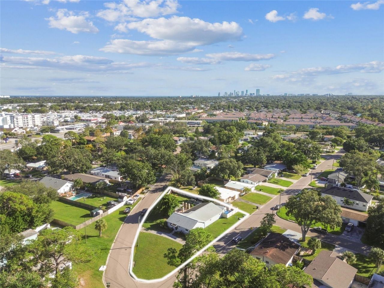 5701 Commonwealth Avenue N, Saint Petersburg, FL 33703 Photo