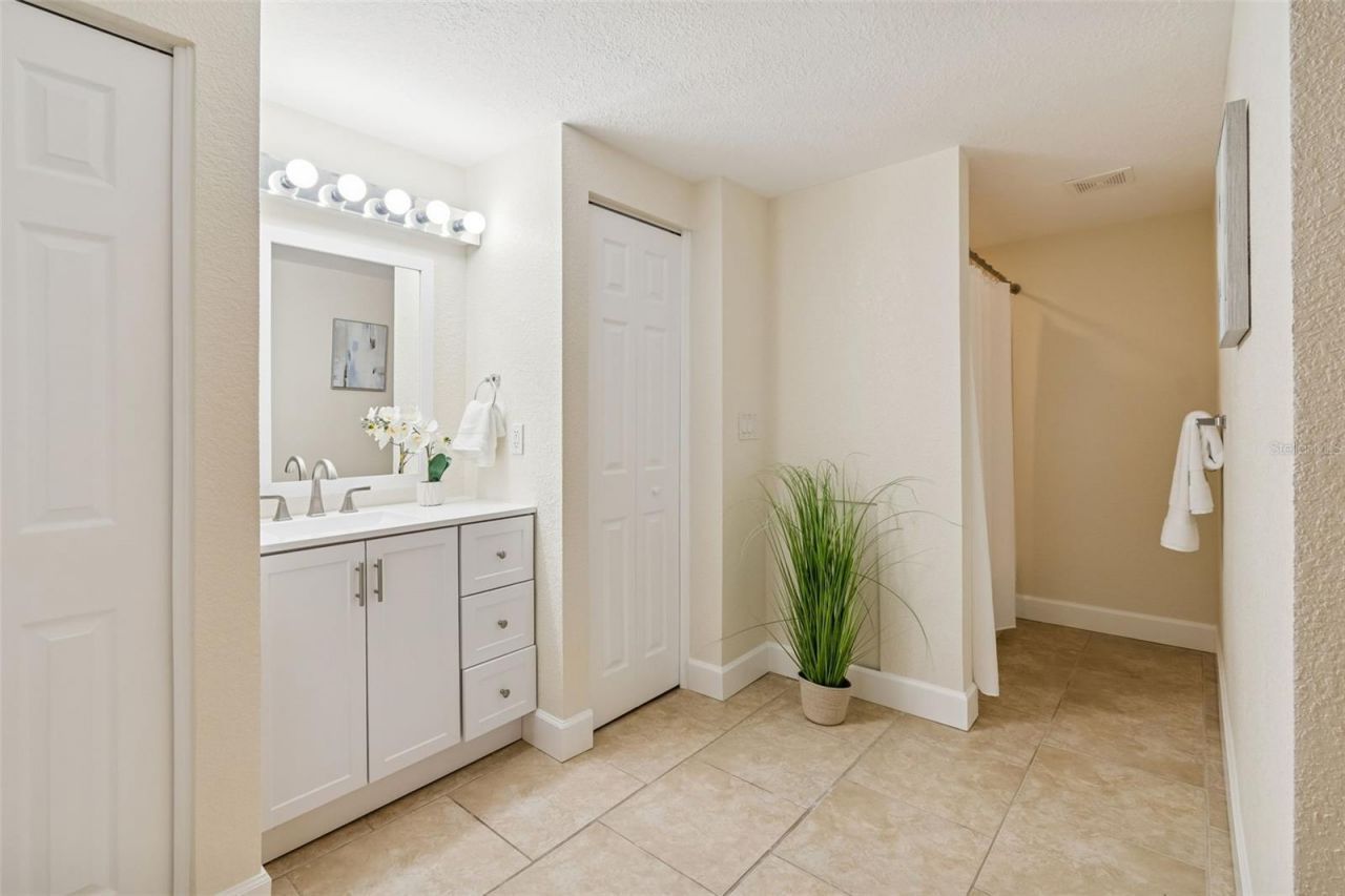 5701 Commonwealth Avenue N, Saint Petersburg, FL 33703 Photo