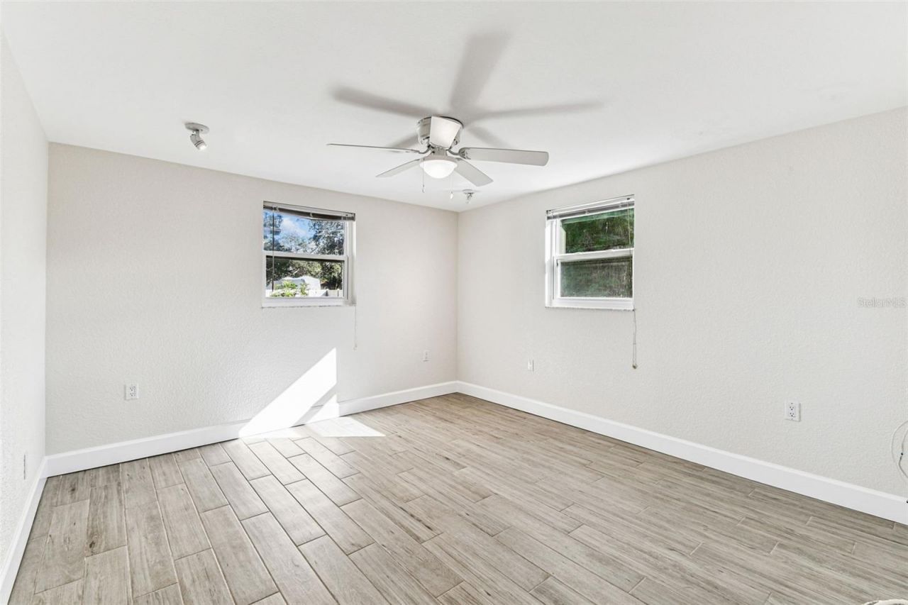 5701 Commonwealth Avenue N, Saint Petersburg, FL 33703 Photo