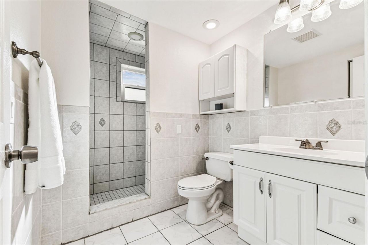 5701 Commonwealth Avenue N, Saint Petersburg, FL 33703 Photo