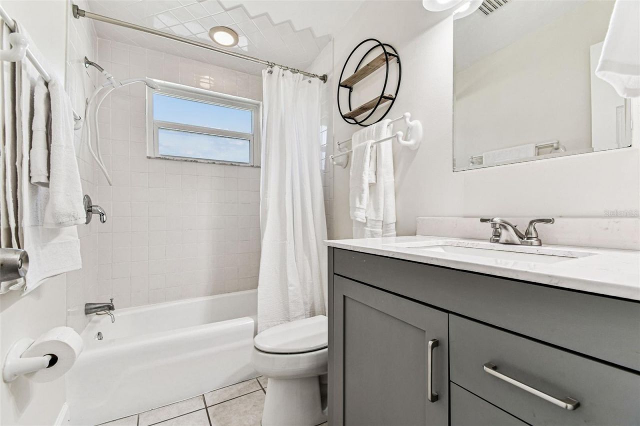 5701 Commonwealth Avenue N, Saint Petersburg, FL 33703 Photo