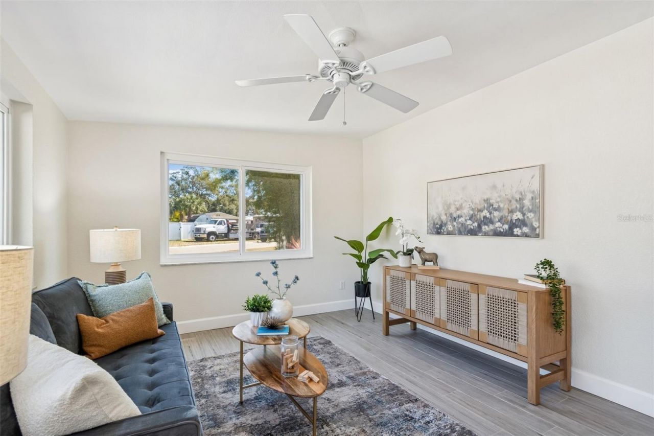 5701 Commonwealth Avenue N, Saint Petersburg, FL 33703 Photo