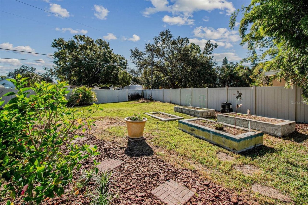 5701 Commonwealth Avenue N, Saint Petersburg, FL 33703 Photo