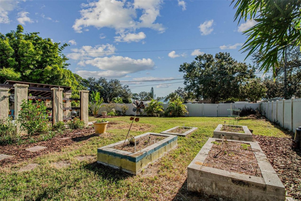 5701 Commonwealth Avenue N, Saint Petersburg, FL 33703 Photo