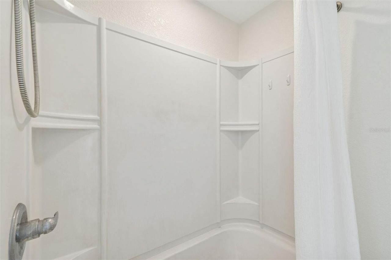 5701 Commonwealth Avenue N, Saint Petersburg, FL 33703 Photo