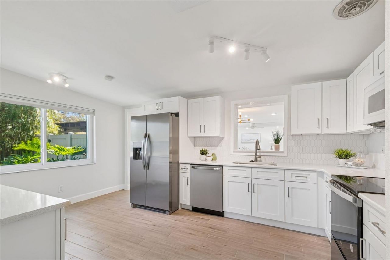 5701 Commonwealth Avenue N, Saint Petersburg, FL 33703 Photo