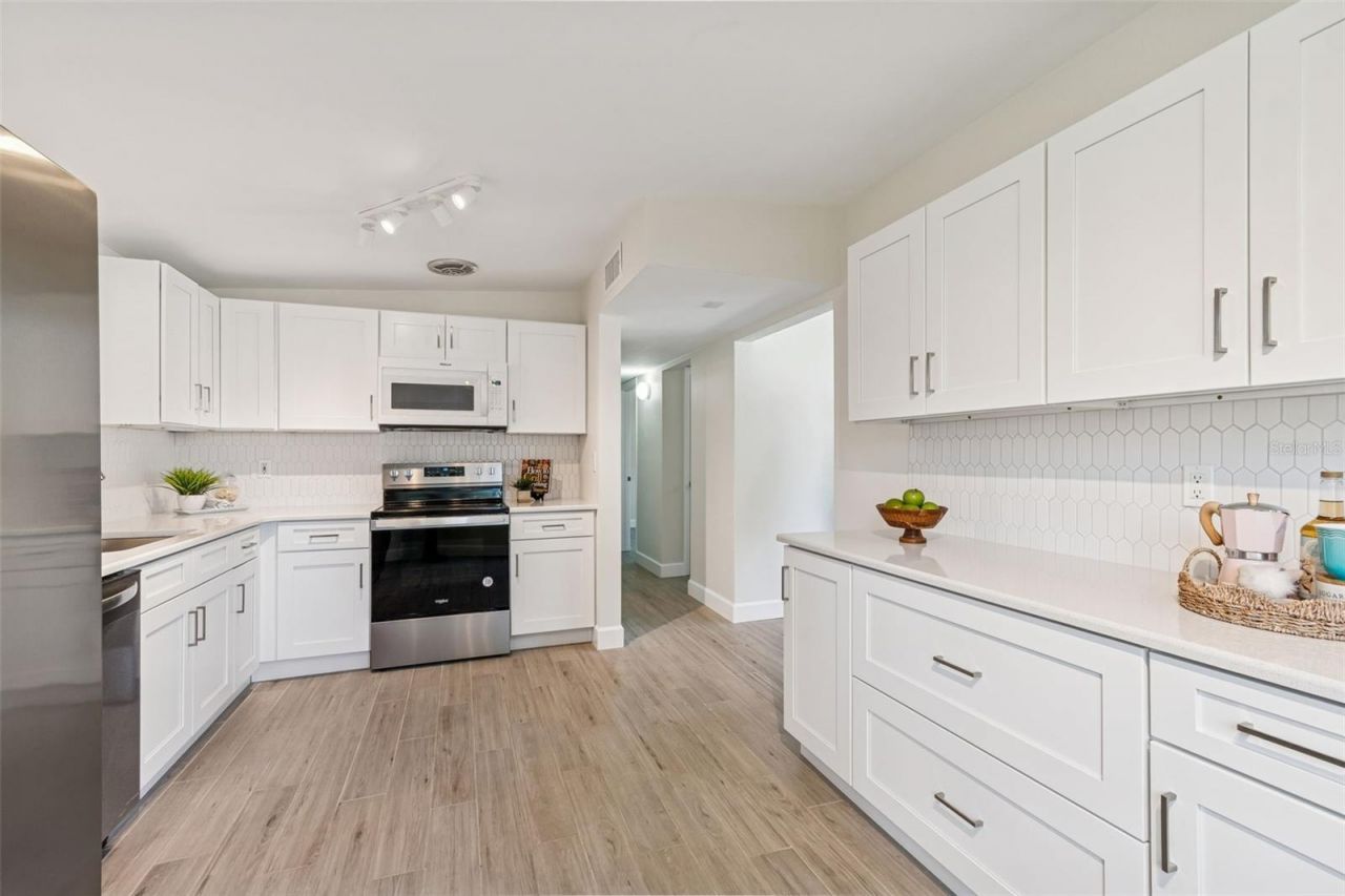 5701 Commonwealth Avenue N, Saint Petersburg, FL 33703 Photo