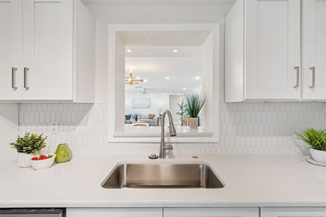 5701 Commonwealth Avenue N, Saint Petersburg, FL 33703 Photo