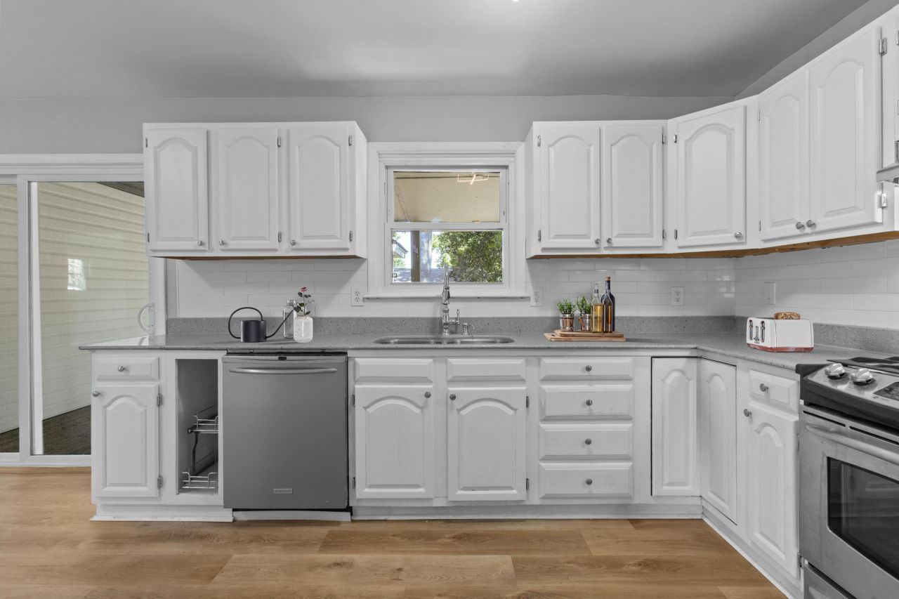 2507 Violet Avenue Photo 12