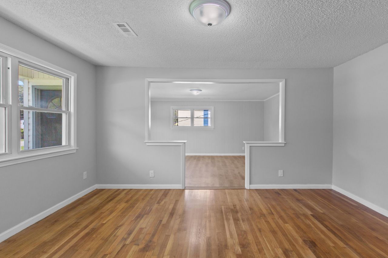 2507 Violet Avenue Photo 9