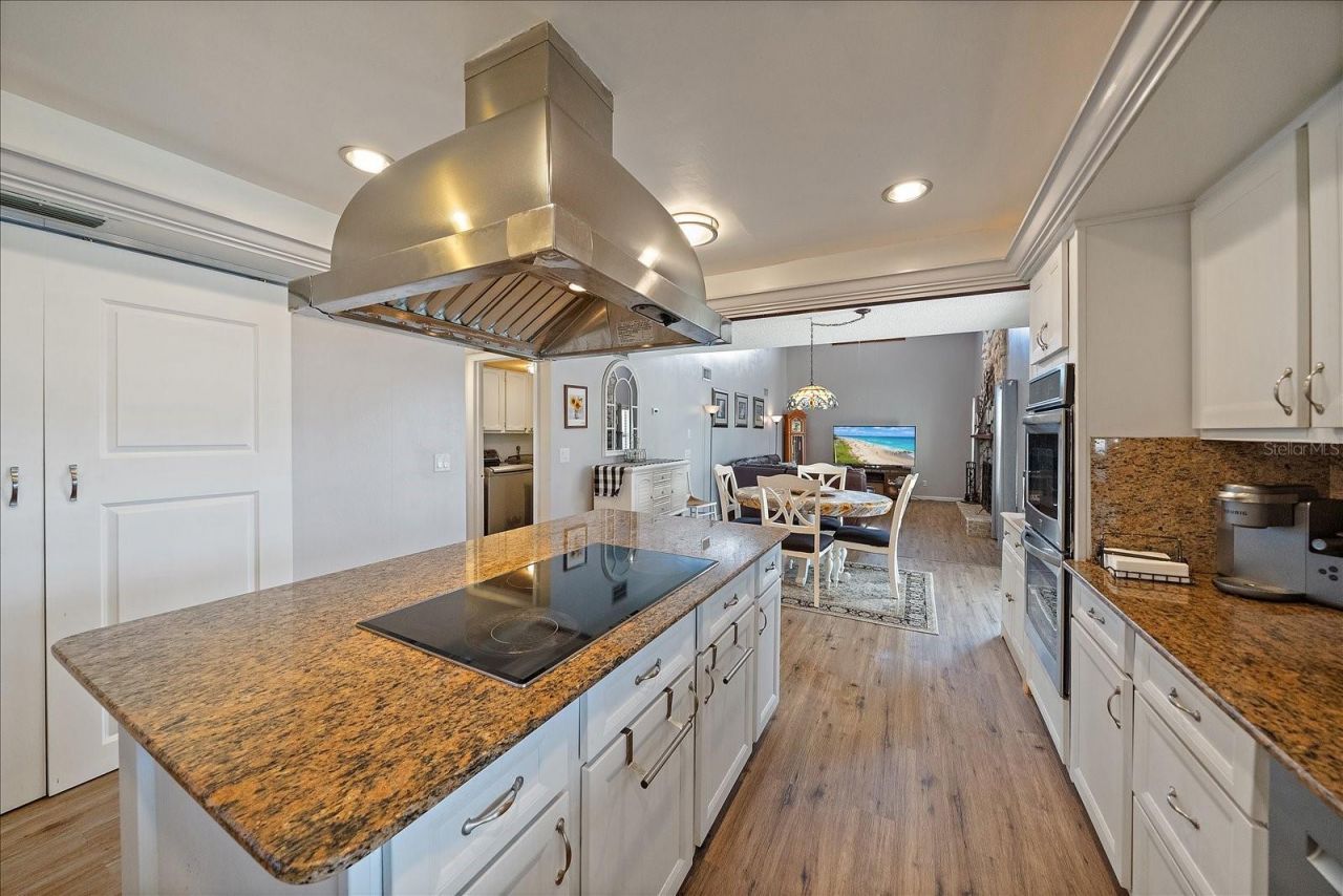 1008 SW 4th Place, Cape Coral, FL 33991 Photo