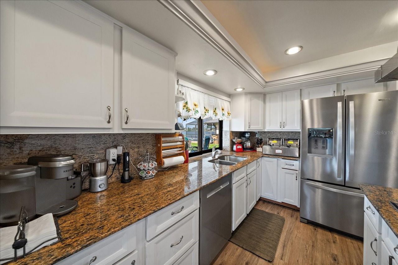 1008 SW 4th Place, Cape Coral, FL 33991 Photo