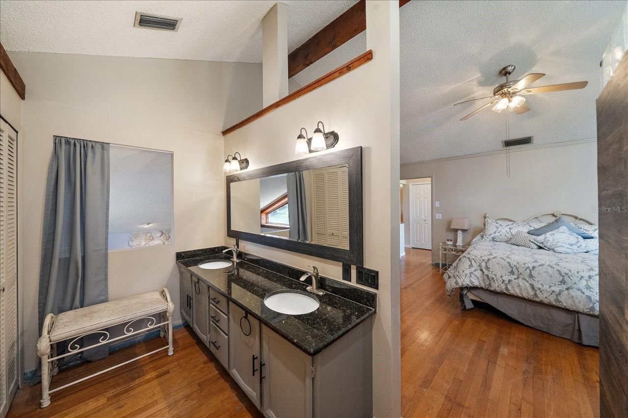 1008 SW 4th Place, Cape Coral, FL 33991 Photo