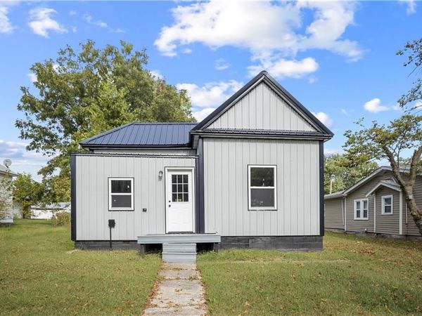 325 E Lake Street, Marceline, MO 63658