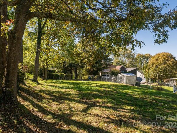 99999 Gray Street, Asheville, NC 28801