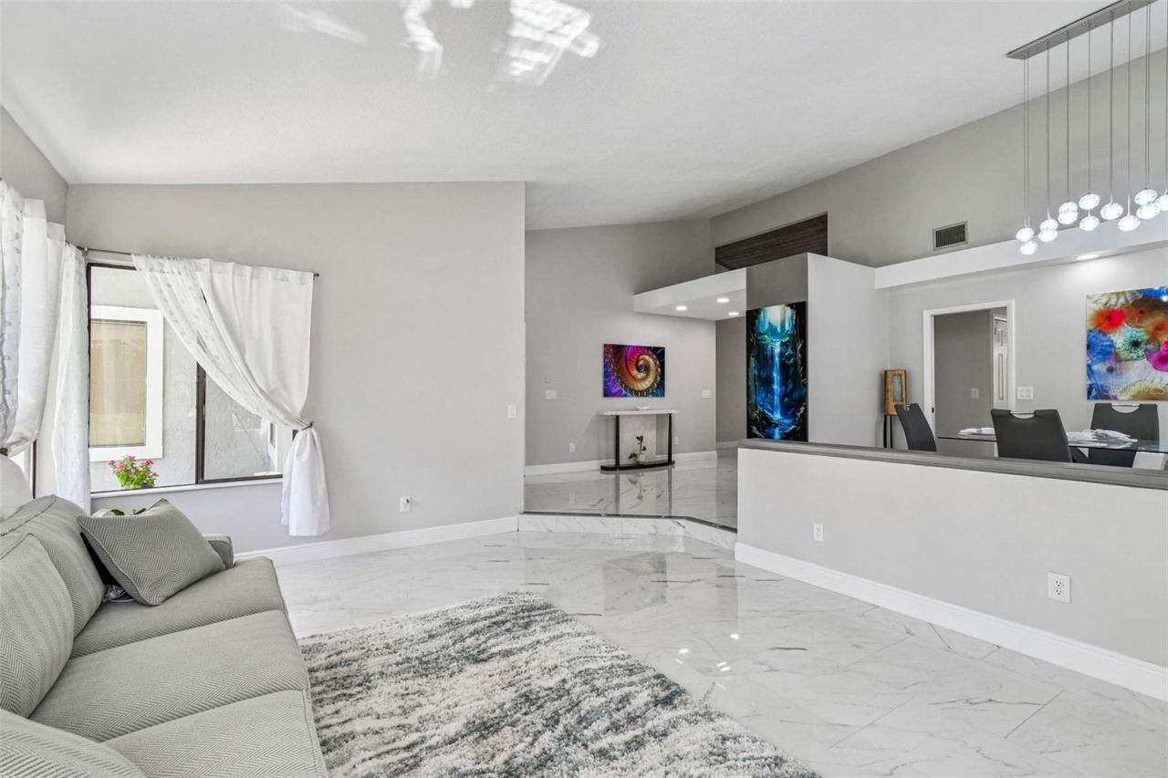 14603 Village Glen Circle, Tampa, FL 33618 Photo