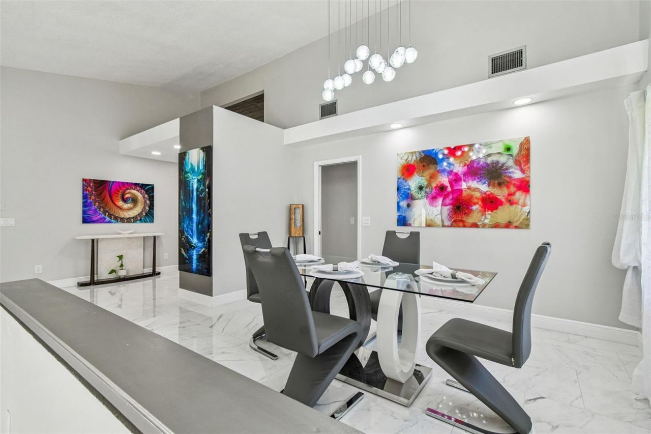 14603 Village Glen Circle, Tampa, FL 33618 Photo