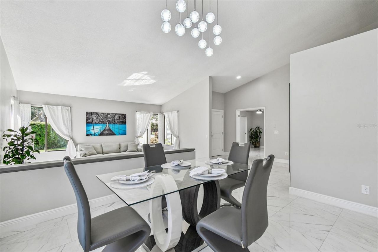 14603 Village Glen Circle, Tampa, FL 33618 Photo