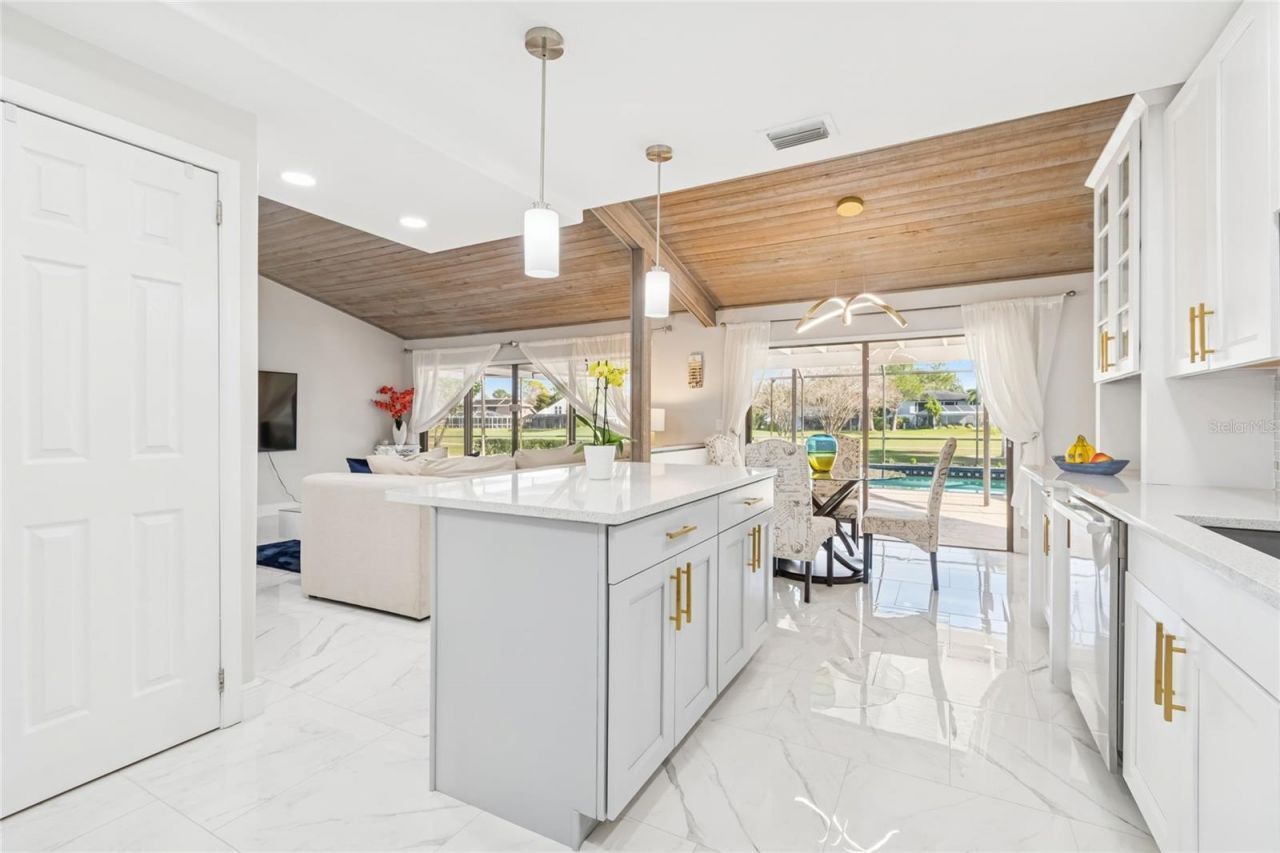 14603 Village Glen Circle, Tampa, FL 33618 Photo